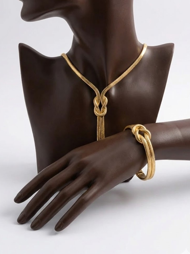 The Gilded Knot: Vintage-Inspired Gold Snake Chain Lariat Set
