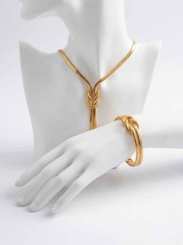 The Gilded Knot: Vintage-Inspired Gold Snake Chain Lariat Set