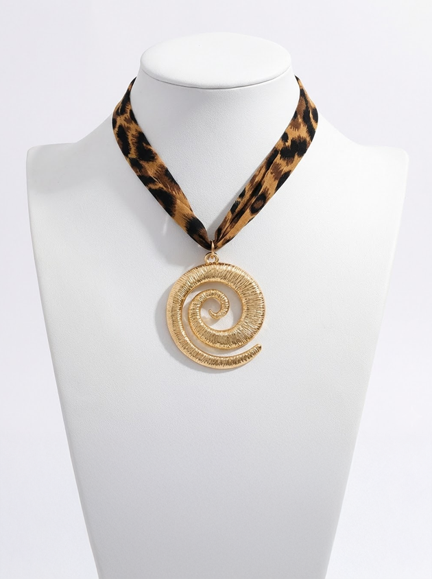 Velvet Pendant Necklace