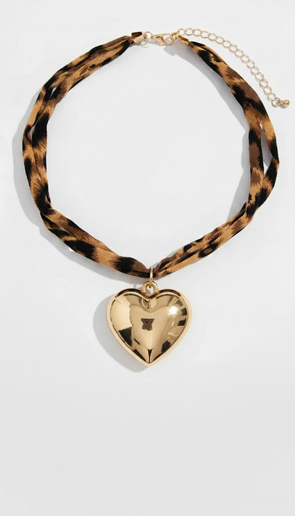 Velvet Pendant Necklace