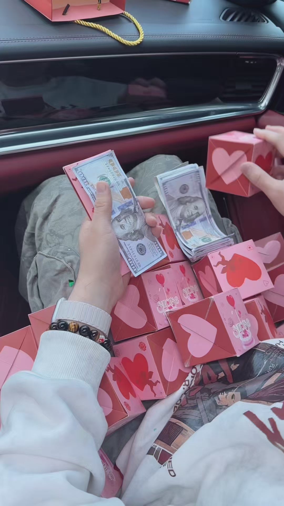 Valentine Surprise Explosion Gift Box – Jumping Love Box Set (12 Pieces)